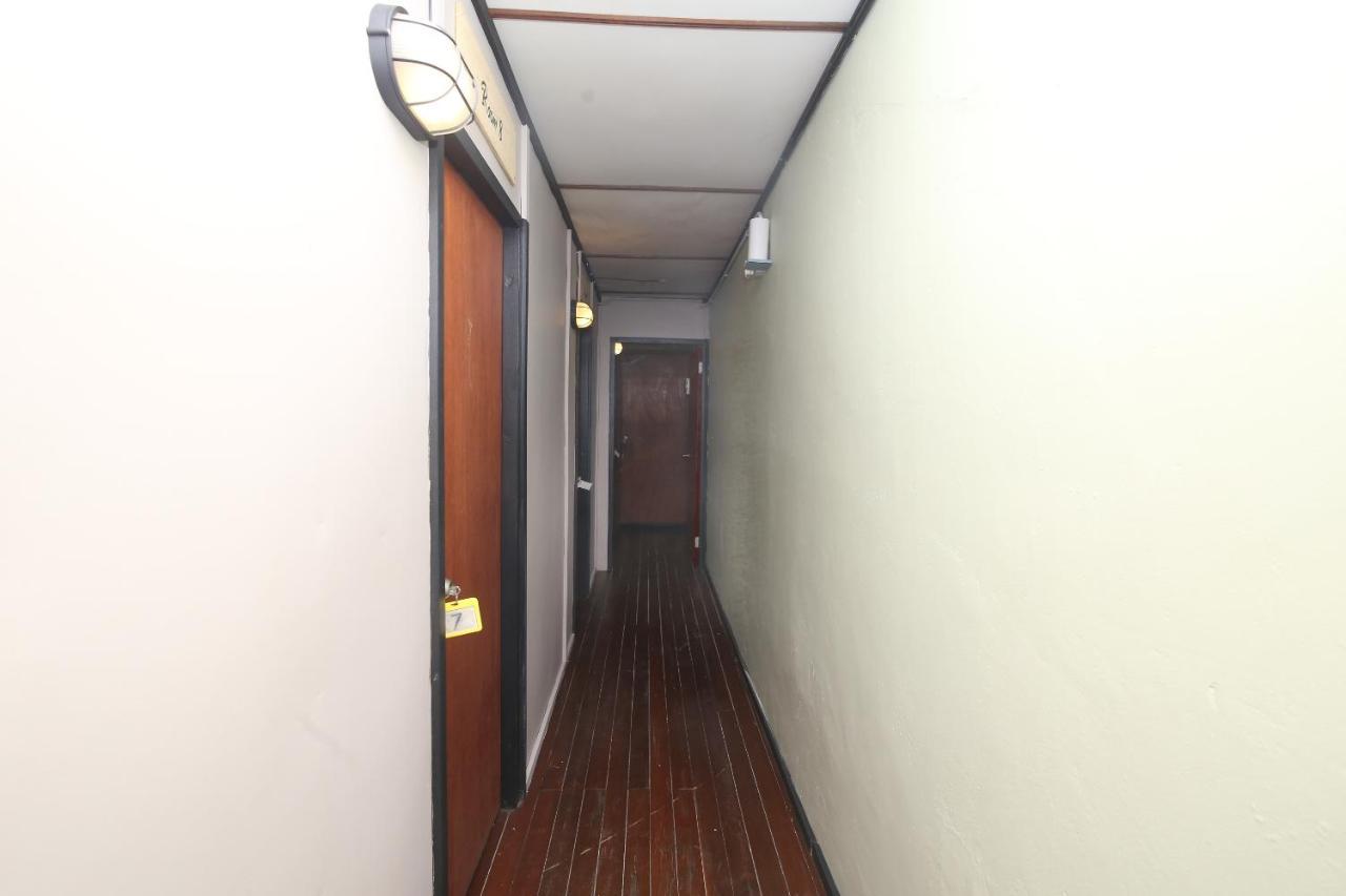 Spot On 90141 Threehouse Bed & Breakfast クチン エクステリア 写真