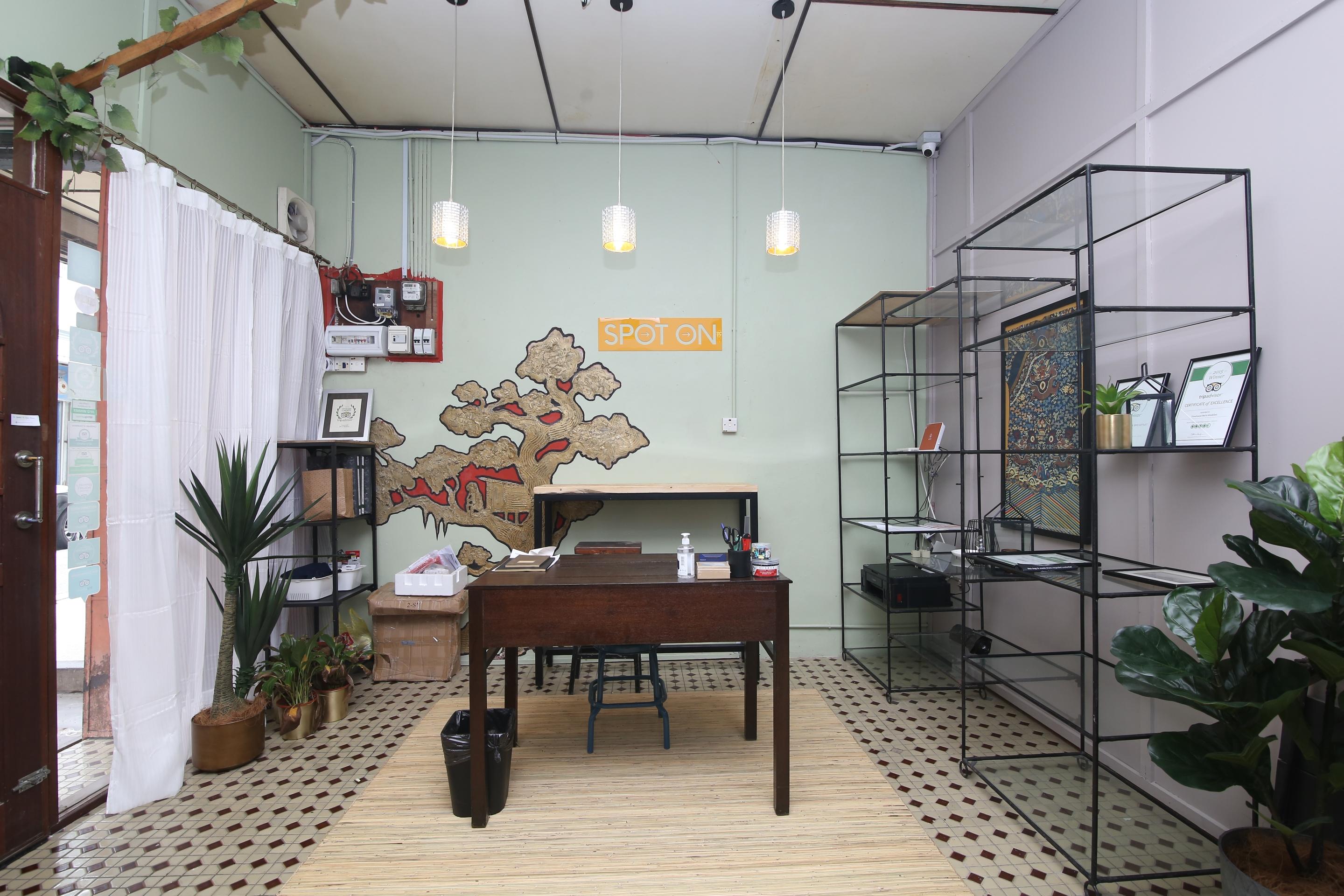 Spot On 90141 Threehouse Bed & Breakfast クチン エクステリア 写真